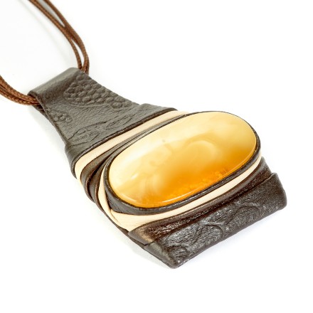Колье &quot;Дуэт&quot; из Янтаря и нат кожи купить
